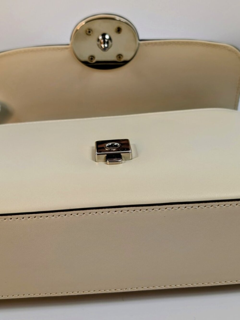Gucci Ivory Off-White Calfskin Blondie Small Leather Top-Handle Shoulder Bag - Picture 7 of 11